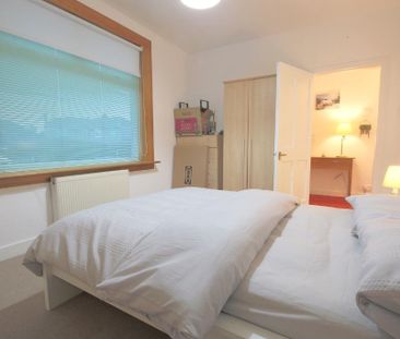 2 bedroom ground floor flat to rent - Photo 3