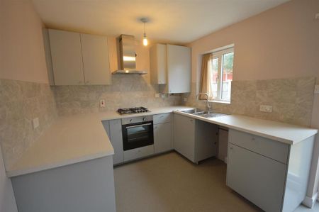 3 bedroom semi-detached house to rent - Photo 4