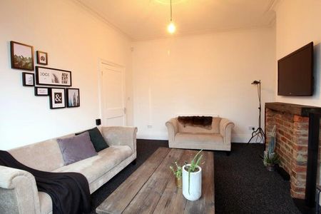 Room 4 - Photo 2