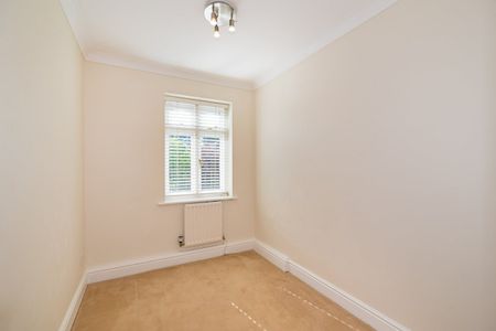 5 Bed Semi-Detached House, Abbotswood Road, SW16 - Photo 3