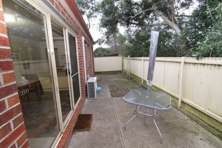 Two Bedrooms, Open Plan Living, Bathroom, Private Courtyard, Double Garage. - Photo 2