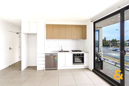 Low-Maintenance Apartment in a Convenient Location - Photo 5