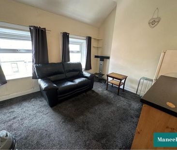 Flat 4, 13 Charlemont Street - Photo 5