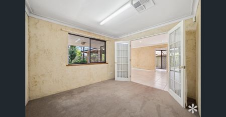 Stunning Family Home In Perfect Location! - Photo 2