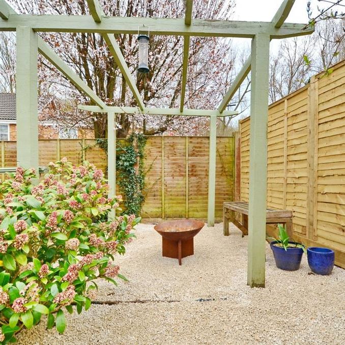 3 bedroom semi-detached house to rent - Photo 1