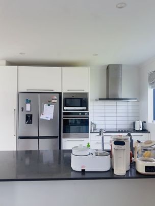 Spacious 4-Bedroom Family Home in Prime Massey Location – Available - Photo 1