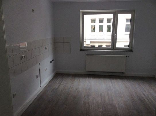 Zentrale 1,5 Zimmer Wohnung mit Balkon - Photo 1