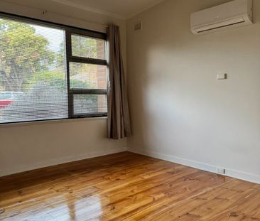 Three&sol;Four Bedroom Contemporary Home - Photo 5
