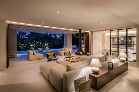 5 bedroom luxury Villa for rent in Marbella Del Este, Spain - Photo 2