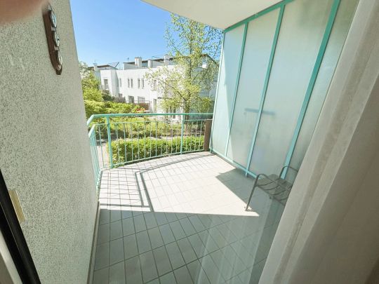 Gepflegte 3-Zimmer-Wohnung mit neuer Einbauküche, Freistellplatz und Loggia in beliebter Wohnlage - Photo 1