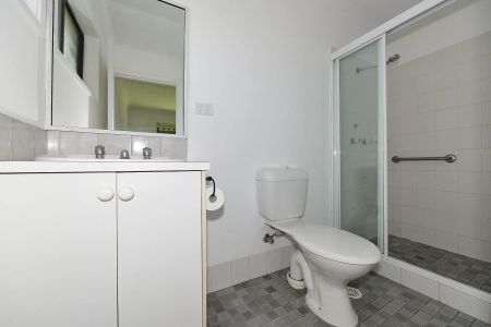 3 Bedroom Home + 1 Bedroom Granny Flat - Photo 2