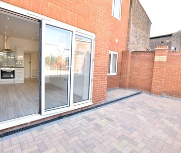 1 Bed Flat, Farley Hill, LU1 - Photo 4