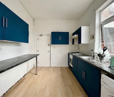 Room in a Shared House, Radford Boulevard, NG7 - Photo 1