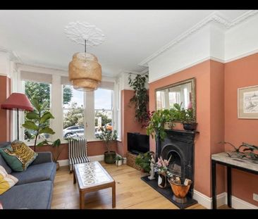 3 Bed Terraced House, Queens Park Rise, BN2 - Photo 2