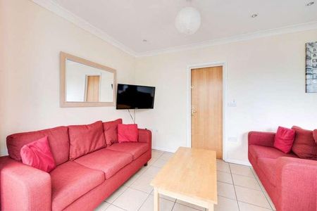 Warwick Road, Canterbury, CT1 - Photo 3