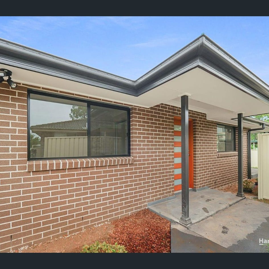 Modern Two-Bedroom Granny Flat Close to Leumeah Station... - Photo 1