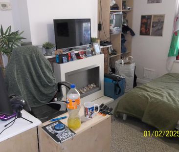 4 bedroom terraced house to rent - Photo 5