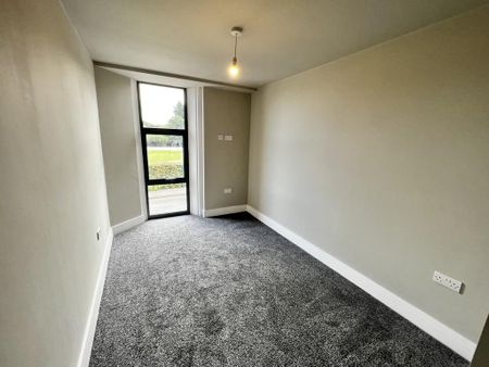 2 bedroom mews to rent - Photo 3