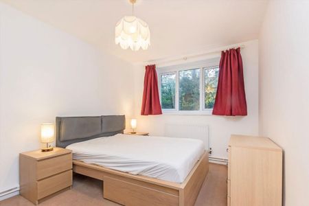 3 bedroom flat to rent - Photo 3