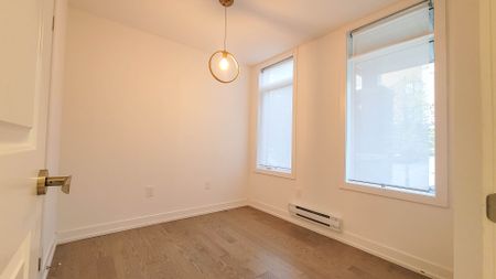 For Lease - 177 Salterton Circle, Vaughan, Ontario - Photo 4