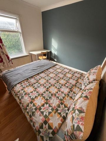 6 bedroom terraced house to rent - Photo 3