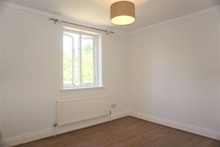 2 bedroom semi-detached house to rent - Photo 3