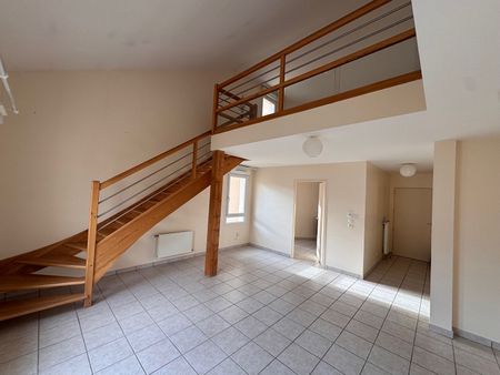 Location Appartement 5 pièces 106m² - Photo 2