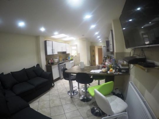 6 bedroom house share to rent - Photo 1