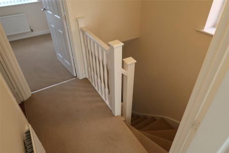 2 bedroom end of terrace house to rent - Photo 3