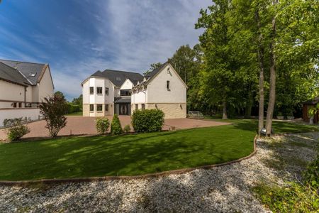 5 bedroom detached house to rent - Photo 3