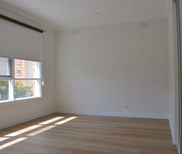 QUIET & MODERN LIVING IN NOBLE PARK CENTRAL - Photo 4