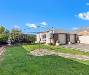 14 Yvonne Street, Wendouree - Photo 4