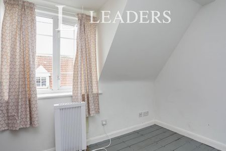 2 bedroom semi-detached house to rent - Photo 2