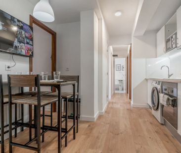 Bright room in Avenida San Luis - Photo 1