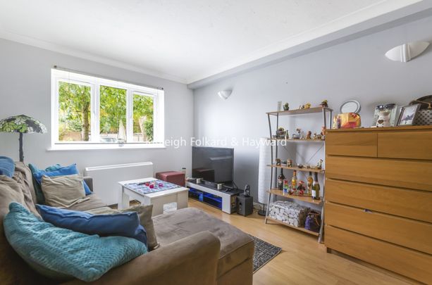 Graham Avenue, Mitcham, London, CR4 - Photo 1