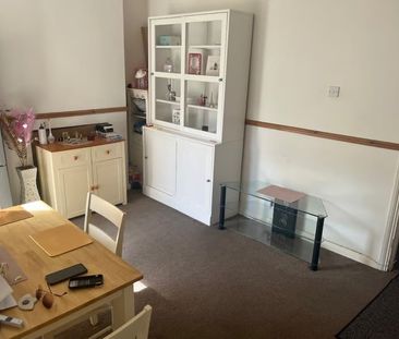 Room in a Shared House, Priory Road, CR0 - Photo 3