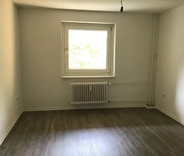 Moderne und großzügige 3-Zimmer-Wohnung mit Balkon - Photo 1