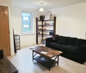 2 bedroom end of terrace house to rent - Photo 2