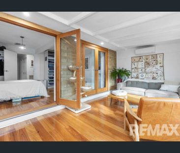 A Light-Filled Home - Photo 4