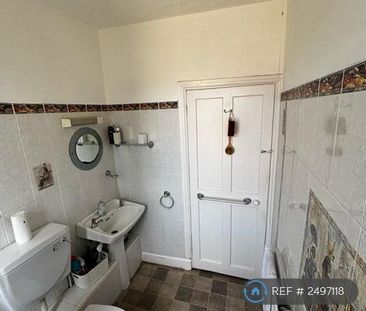 1 bedroom in a house share to rent - Photo 4