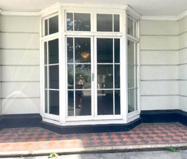 Orchard House, 7 Orchard Gardens, Teignmouth, Devon, TQ14 - Photo 3