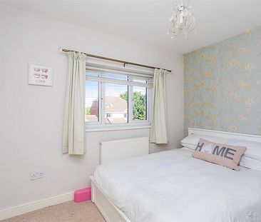 Three bedroom end of terrace property ideally located within a short distance of village amenities and schools. Offered to let un-furnished. Available 29th July 2024. - Photo 6