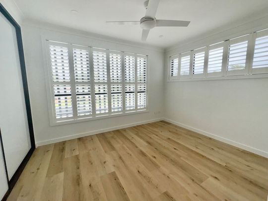 Brand New 5 Bedroom Located within Minutes to Penrith&excl; - Photo 1