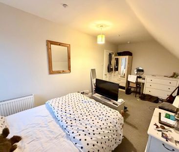 1 bedroom in a house share to rent - Photo 3