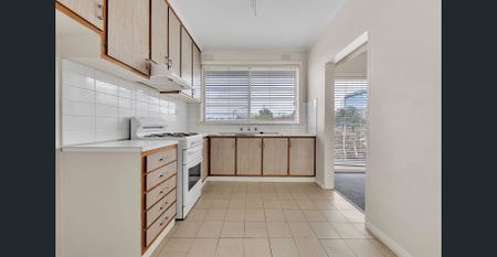 Freshly Updated Apartment in Prime Location! - Photo 3