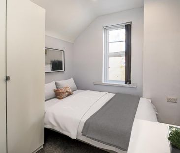 6 bedroom semi-detached house to rent - Photo 3