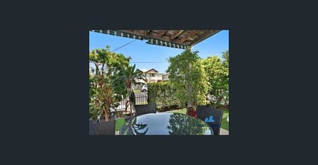 GORGEOUS TOWNHOME FILLED WITH LIGHT AND AIR! - Photo 5