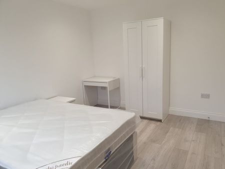 5 bedroom Property to rent - Photo 4