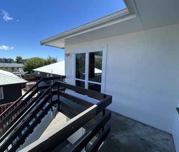 One bedroom unit! - Photo 3