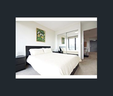 Stylish Fully Furnished Two-Bedroom Apartment with Stunning Harbour Views - Photo 3